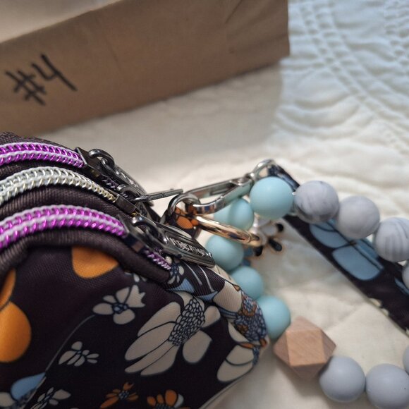 Wristlet Fun!! SEE DESCRIPITION - Picture 9 of 15